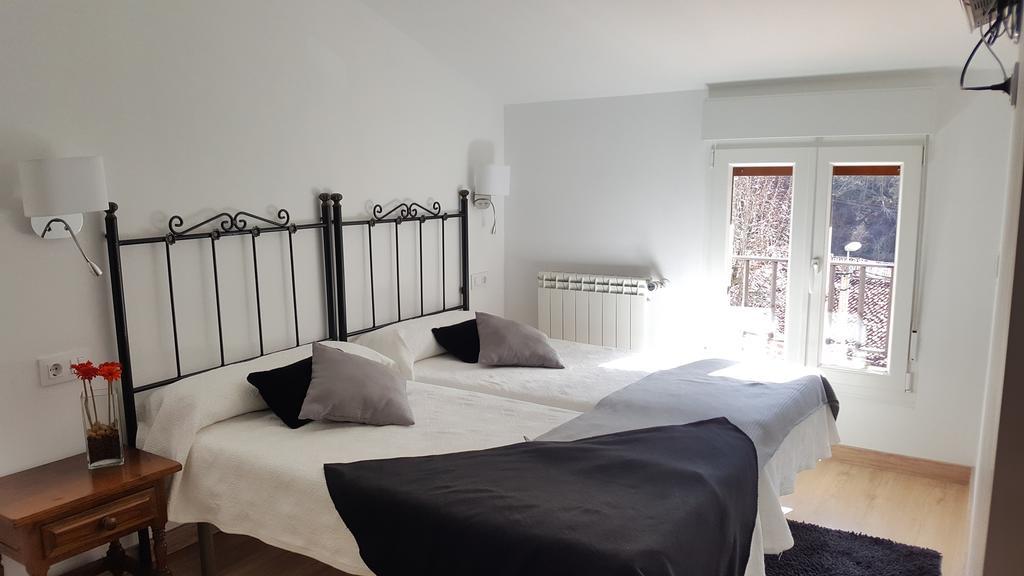 Hostal Nevandi Espinama Kültér fotó